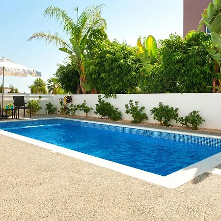 Pearly Sands 3 Bdrm With Big Pvt Pool In * Protaras