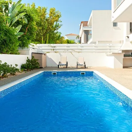 Pearly Sands 3 Bdrm With Big Pvt Pool In Protaras