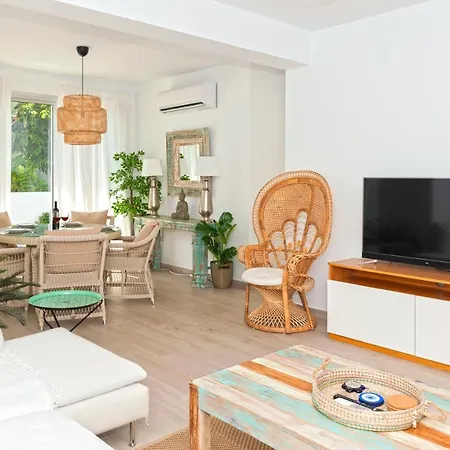 Pearly Sands 3 Bdrm With Big Pvt Pool In Protaras