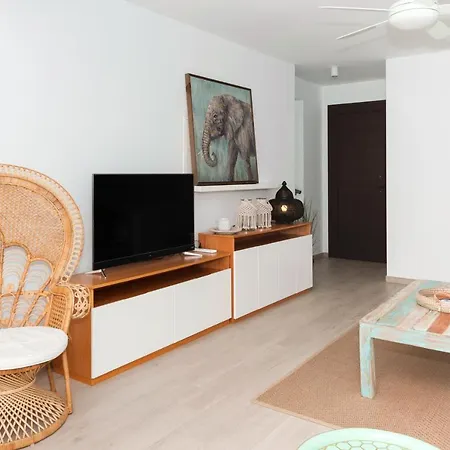 Pearly Sands 3 Bdrm With Big Pvt Pool In Villa Protaras