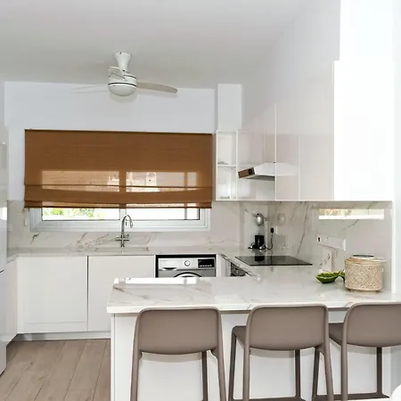 Pearly Sands 3 Bdrm With Big Pvt Pool In بروتاراس