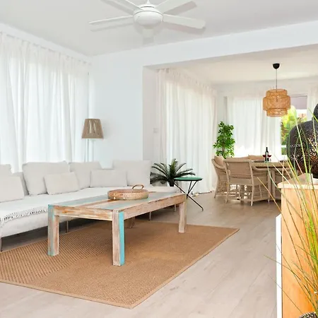 Pearly Sands 3 Bdrm With Big Pvt Pool In